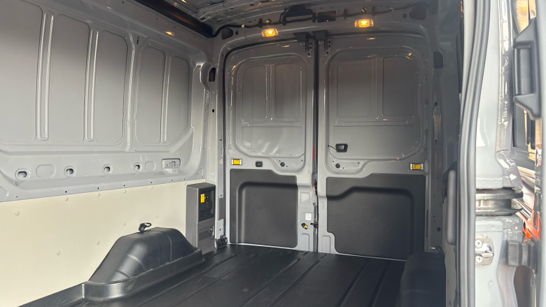 Ford Transit E-350 L3 Rwd 135kW 68kWh H2 Trend Van Auto